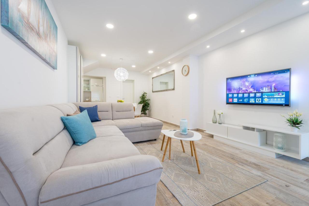 Tophill Deluxe دوبروفينك المظهر الخارجي الصورة